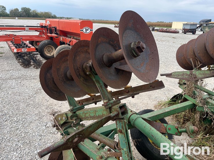 john-deere-18-image-12