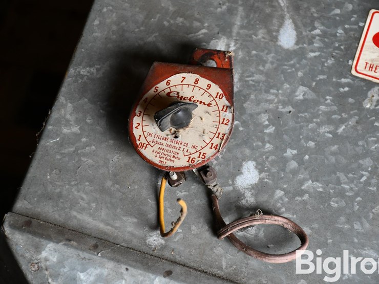 cyclone-spreader-image-9