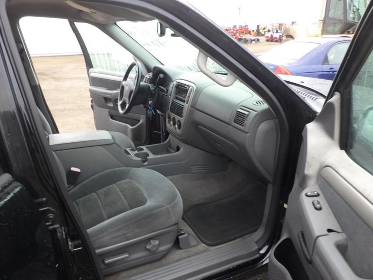 2003-ford-explorer-image-6