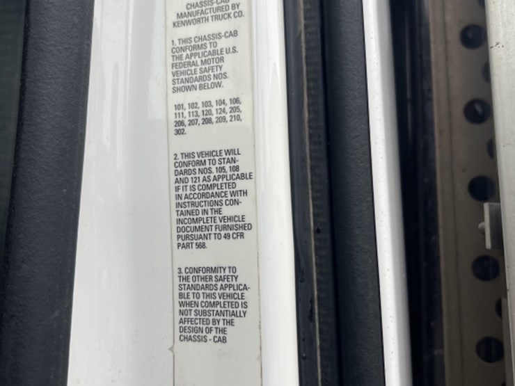 2016-kenworth-t880-image-17