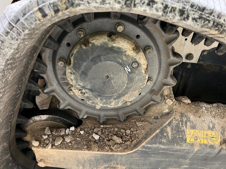 2023-bobcat-t770-image-18