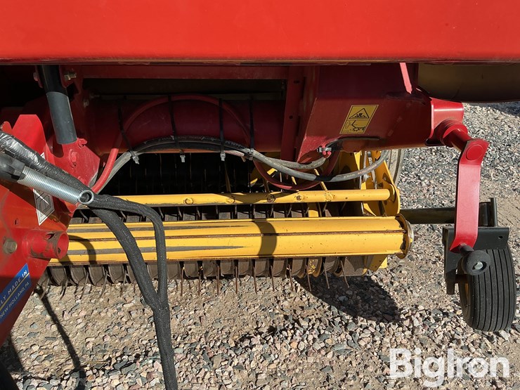 2014-new-holland-roll-belt-560-image-13