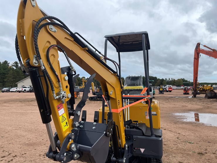 #1796-•-agt-mx20r-mini-excavator-image-15