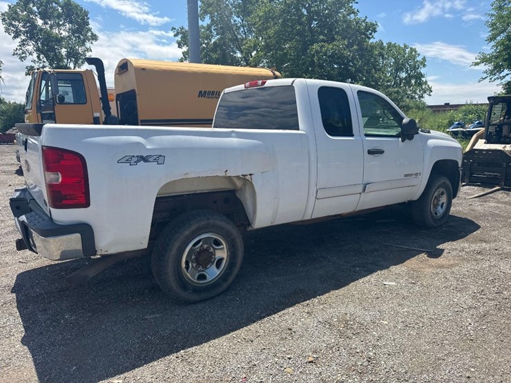 2008-chevrolet-silverado-2500-image-5