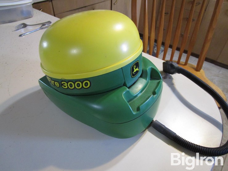 john-deere-3000-image-3