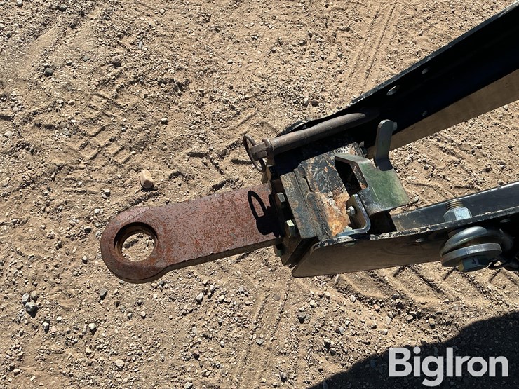 2013-new-holland-340-image-10