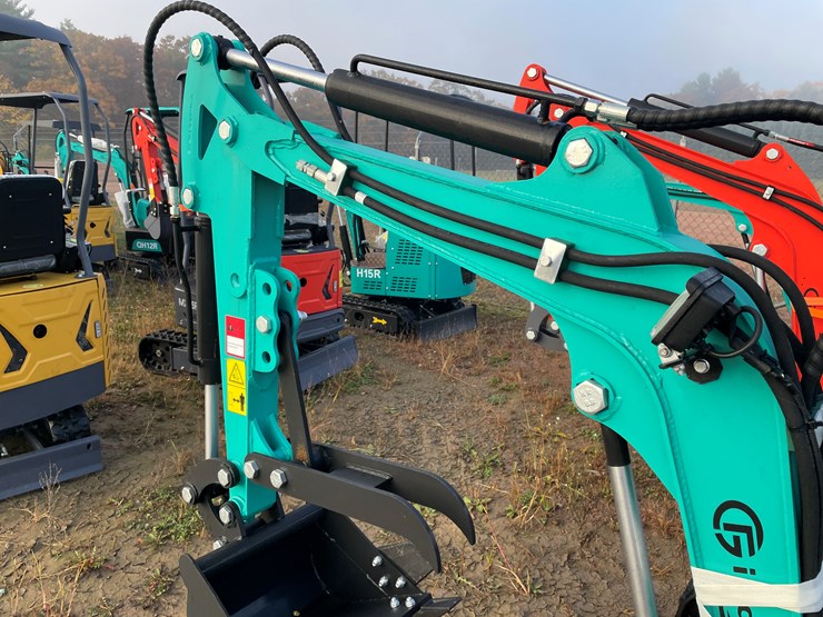 #1690-•-agt-h15r-mini-excavator-image-19