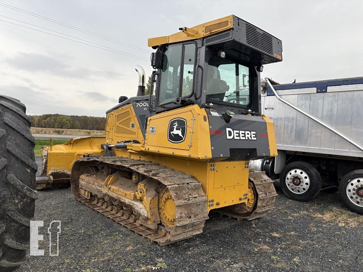 2021-deere-700l-image-7