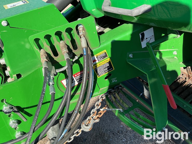 2021-john-deere-l341-image-12