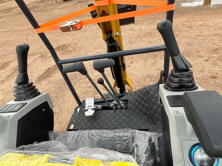 #1788-•-agt-xz20r-mini-excavator-image-32