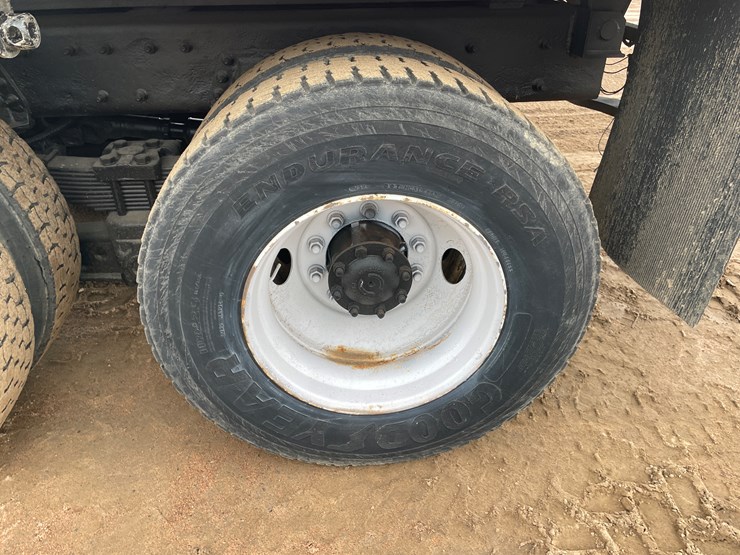 2004-international-7400-image-17