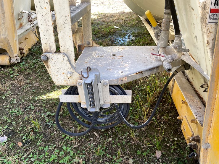 #3374-•-mcneilus-cement-mixer-drum-with-chutes-and-controls-image-9