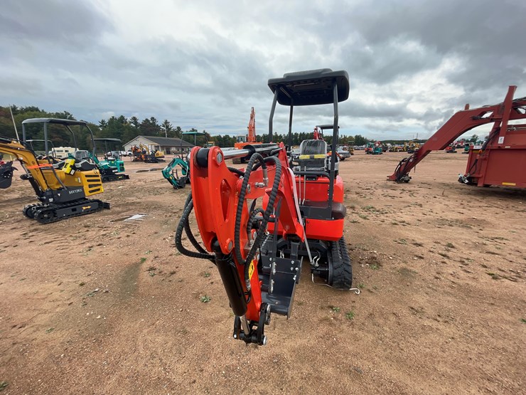 #1789-•-agt-qk20r-mini-excavator-image-2