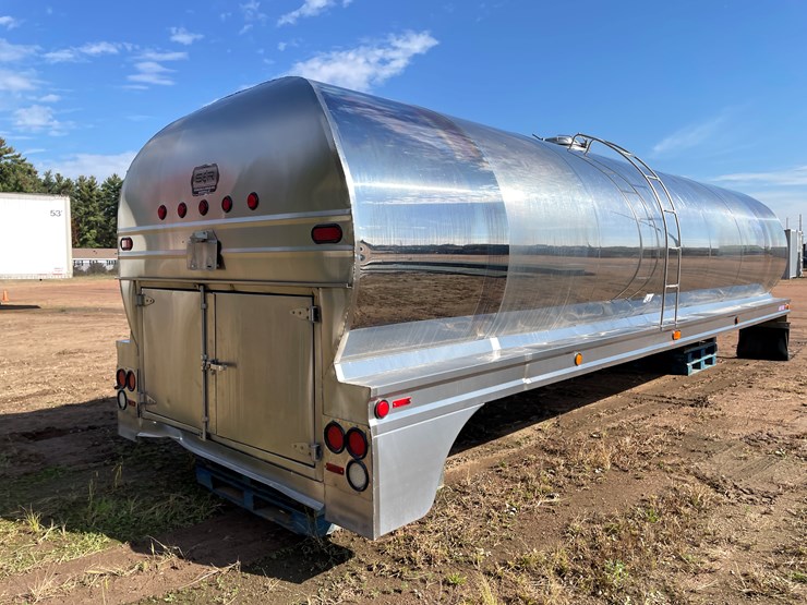 #3371-•-1982-walker-bulk-milk-truck-tank-image-4