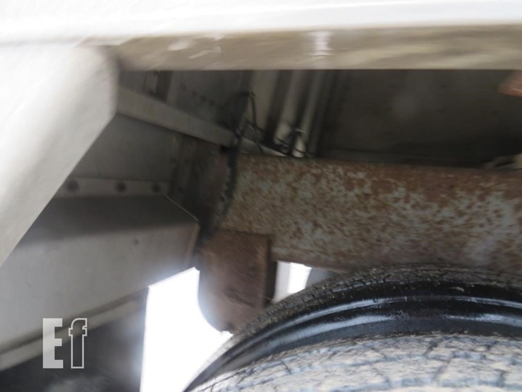 1995-wilson-41-ft-image-5