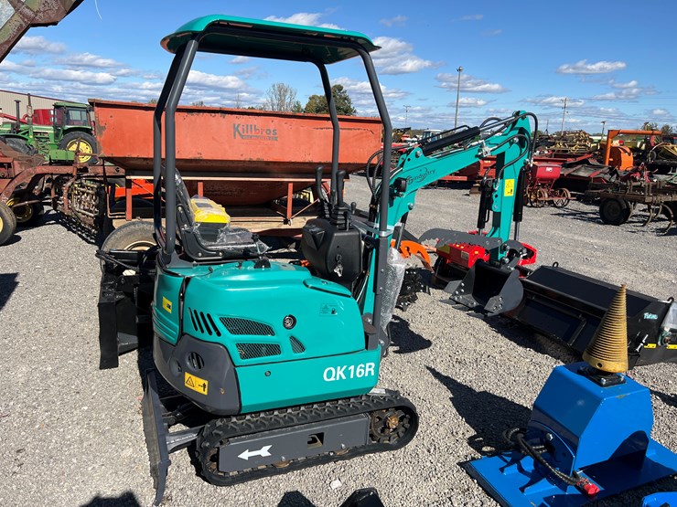 #136-•-cfg-qk16r-mini-excavator-image-6