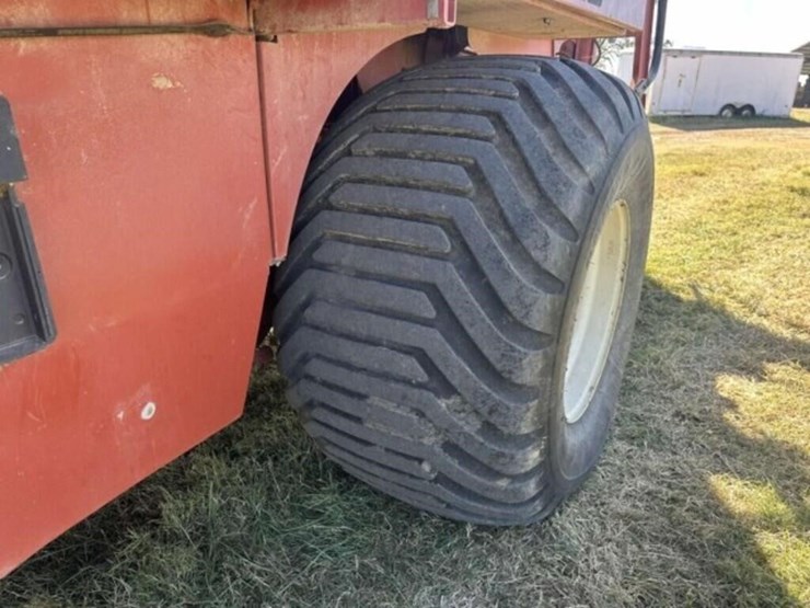 hesston-4790-image-9