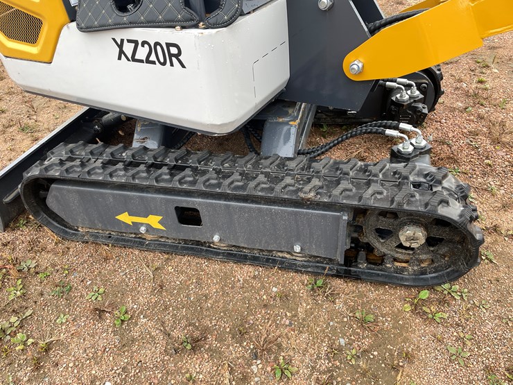 #1791-•-agt-xz20r-mini-excavator-image-11