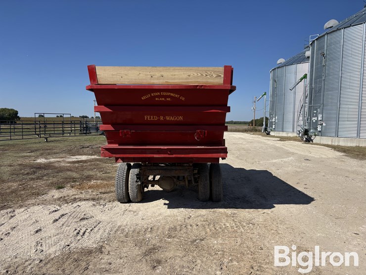1982-chevrolet-k30-4x4-feed-truck-image-6