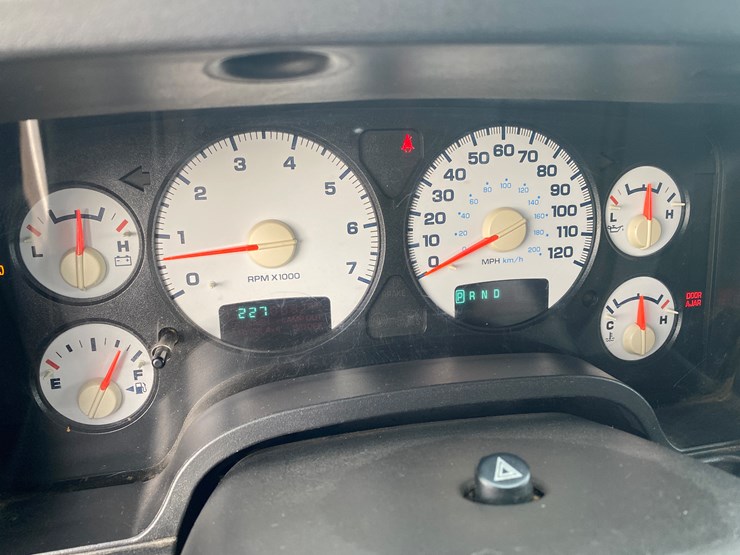 2003-dodge-ram-3500-image-22