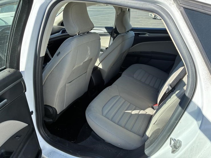 2018-ford-fusion-sedan-image-11