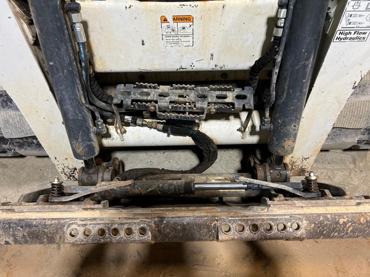 2023-bobcat-t770-image-10