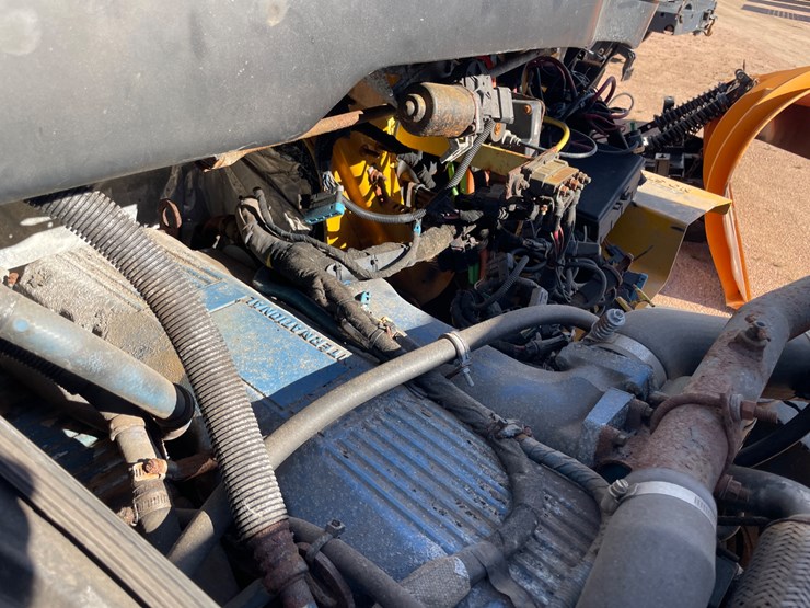 2006-international-7400-image-35