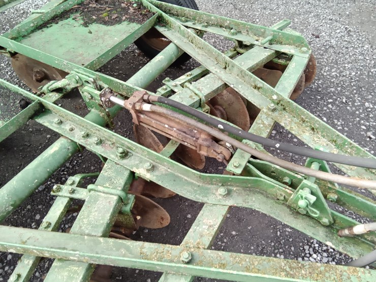 #920-•-green-ih-wheel-disc-w/cylinder-image-3