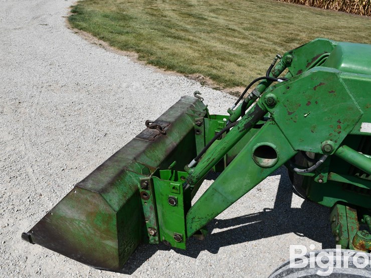 1977-john-deere-2440-image-13