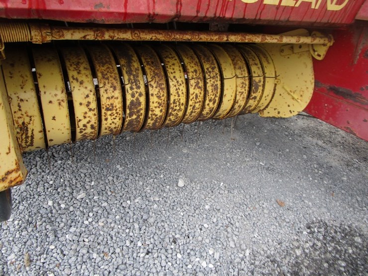 new-holland-310-image-6