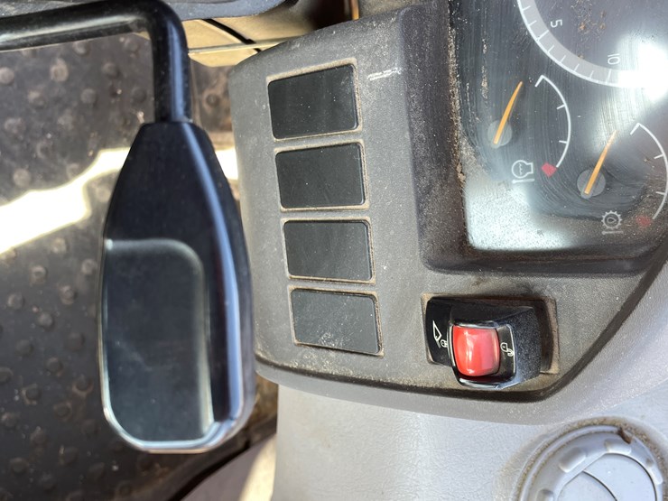 2015-volvo-l70h-image-54