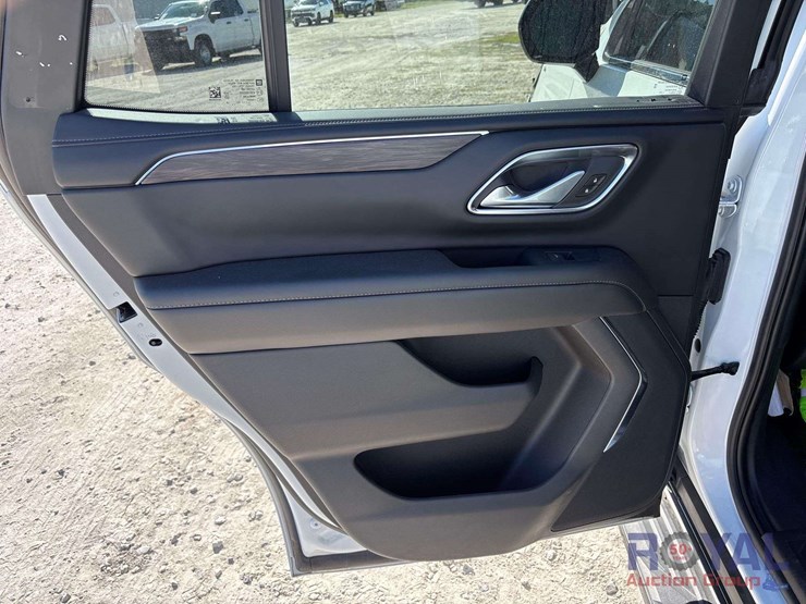 2023-chevrolet-tahoe-image-25