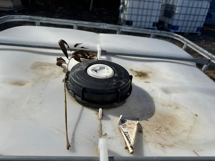 water-tank-tote-image-6