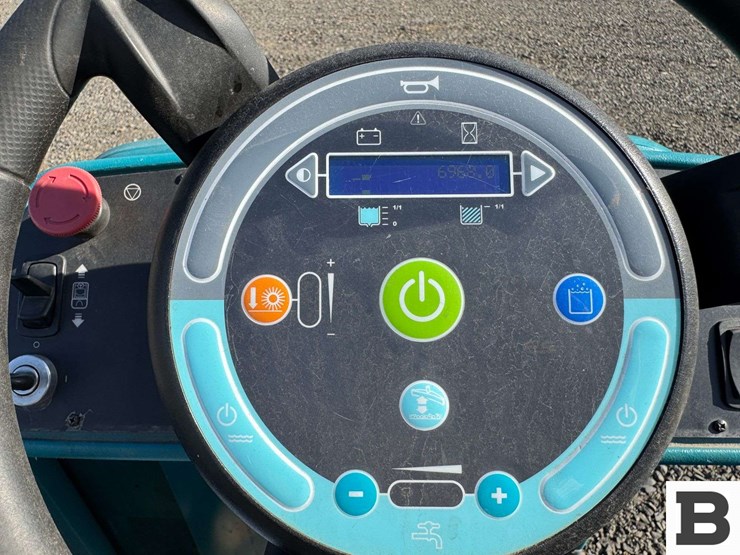tennant-t7-ech20-floor-scrubber-image-6