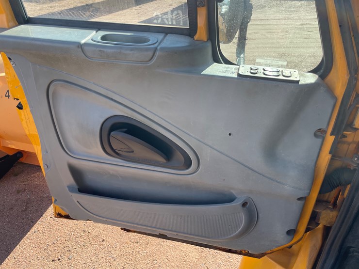 2006-international-7400-image-46