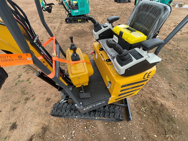 #1695-•-agt-mx12rx-mini-excavator-image-15