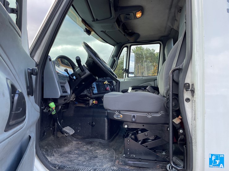 2007-international-8600-image-31