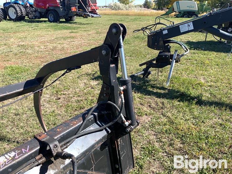 loader-bucket-&-grapple-image-11