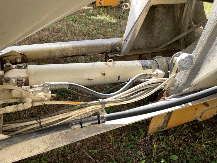 #3374-•-mcneilus-cement-mixer-drum-with-chutes-and-controls-image-11