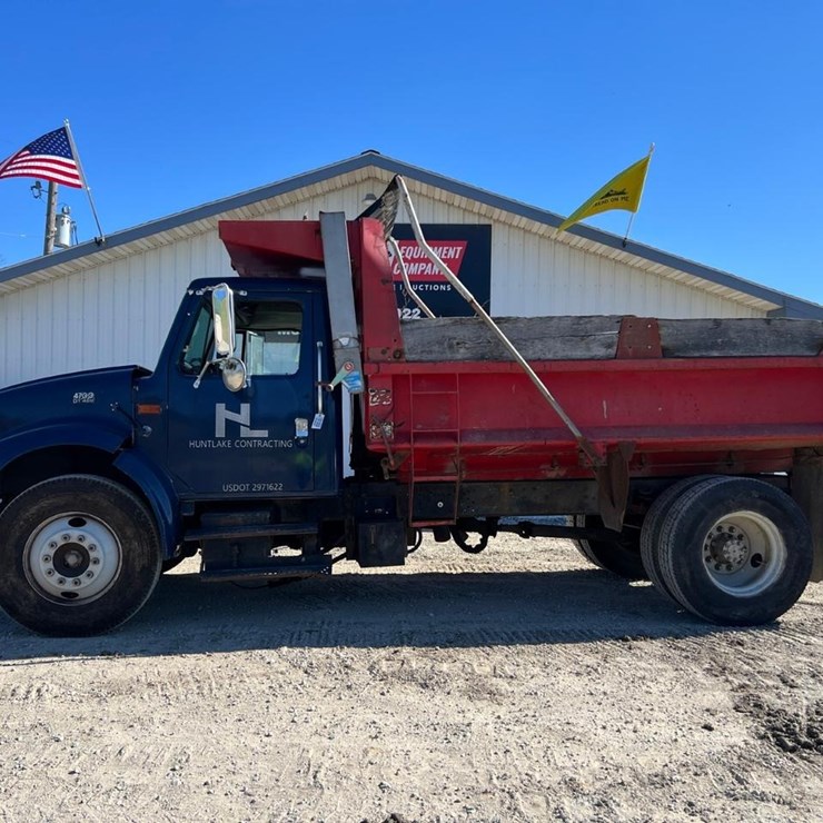 1996 INTERNATIONAL 4700