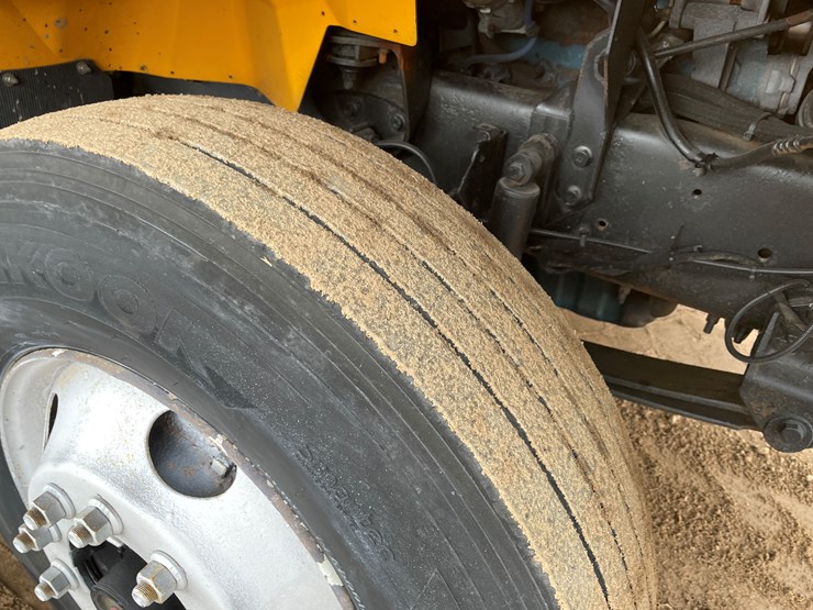 2004-international-7400-image-30