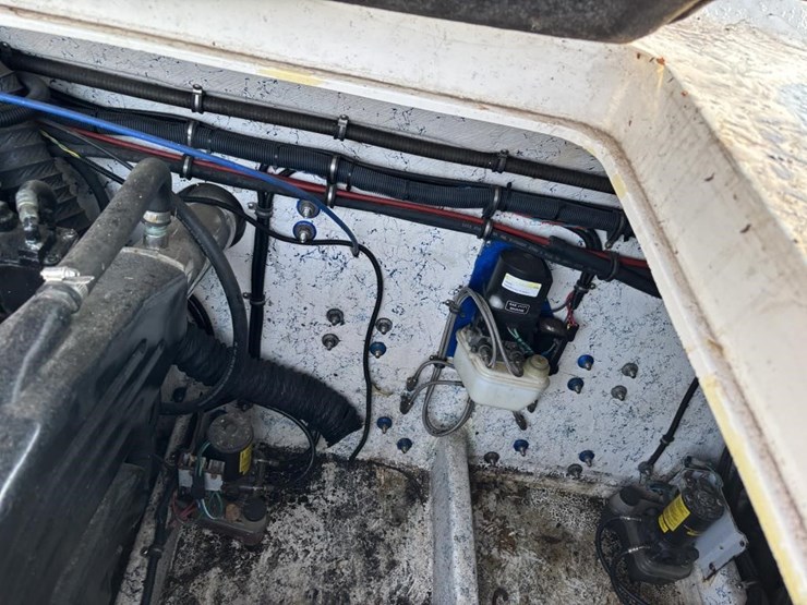 2004-unknown-trailer-image-47