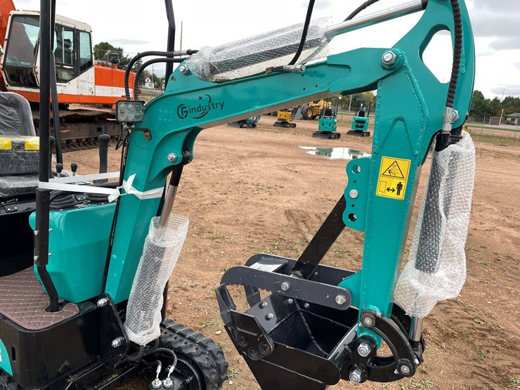 #1787-•-agt-qh12r-mini-excavator-image-31