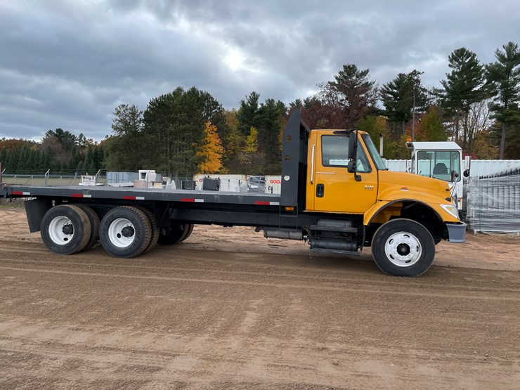 2004-international-7400-image-4