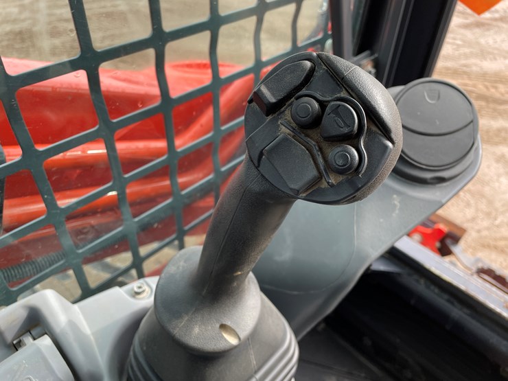 2022-kubota-svl97-2-image-33