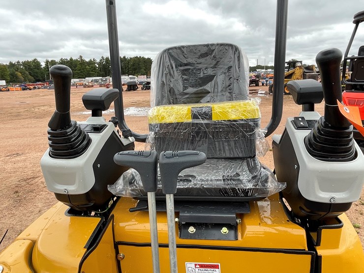 #1794-•-agt-qk18r-mini-excavator-image-22