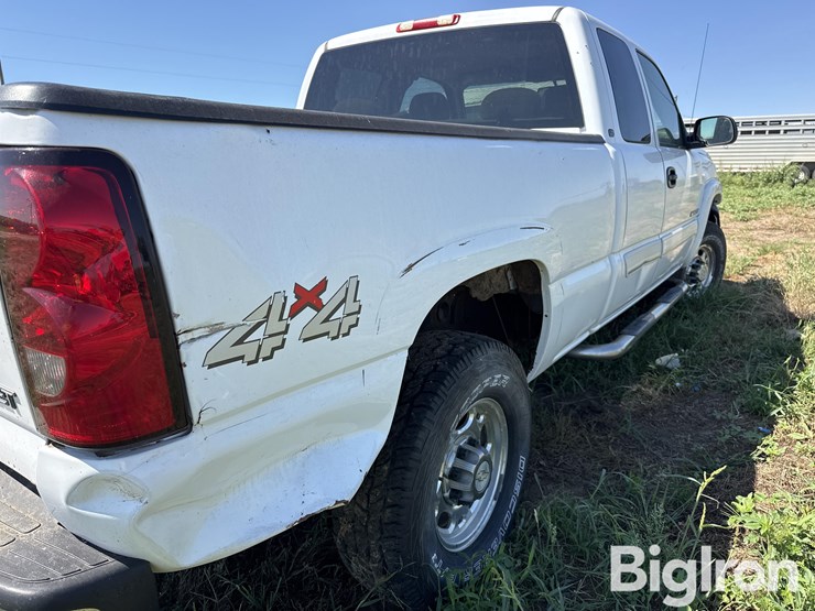 2007-chevrolet-silverado-2500-image-17