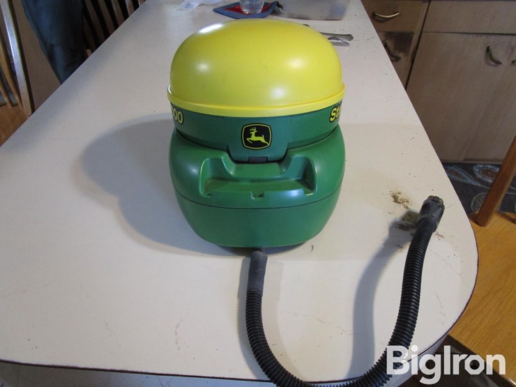 john-deere-3000-image-2