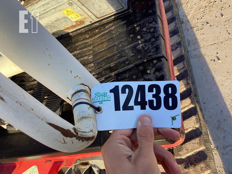 2016-takeuchi-tb240-image-21