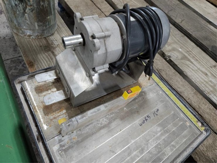#2452-•-tile-saw-&-gear-reduction-motor-image-6